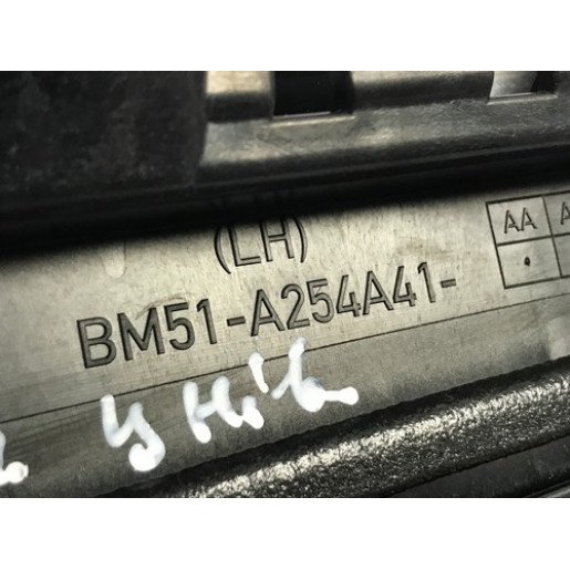 Накладка задней левой двери Ford Focus 3 Wagon цвет IB 2011-2017 BM51A254A41